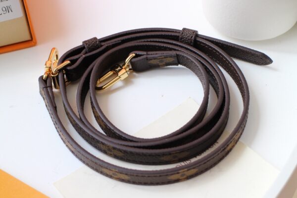 LOUIS VUITTON DOUBLE ZIP POCHETTE M69203 - Image 5