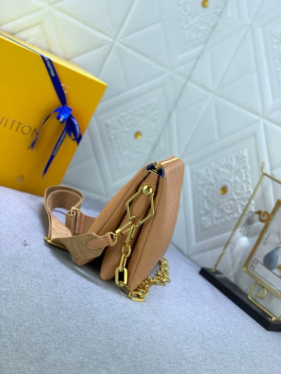 LOUIS VUITTON COUSSIN PM 26CM CAMEL M57791 - Image 4