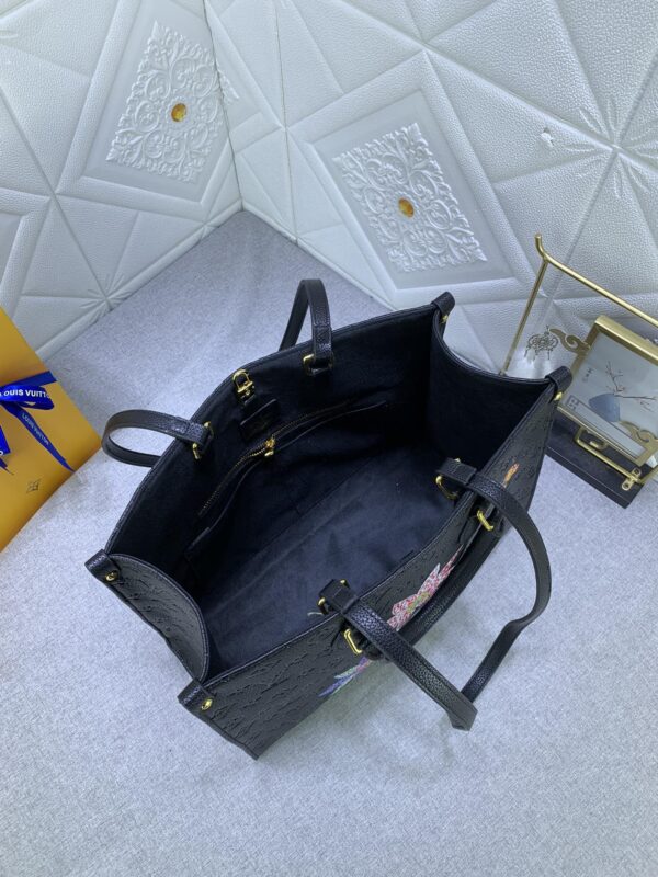 LOUIS VUITTON x YK ON THE GO MM WITH FLOWER MARQUETRY IN BLACK 35CM M46416 - Image 2