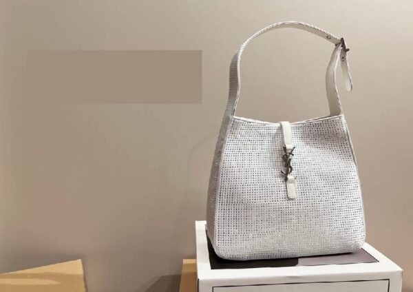 SAINT LAURENT LE 5 A 7 SUPPLE HOBO BAG WHITE 27CM - Image 2