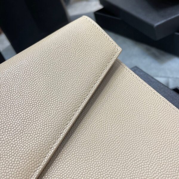 SAINT LAURENT UPTOWN POUCH IN GRAIN DE POUDRE EMBOSSED LEATHER BLANC VINTAGE 5657391GF0J9207 - Image 7