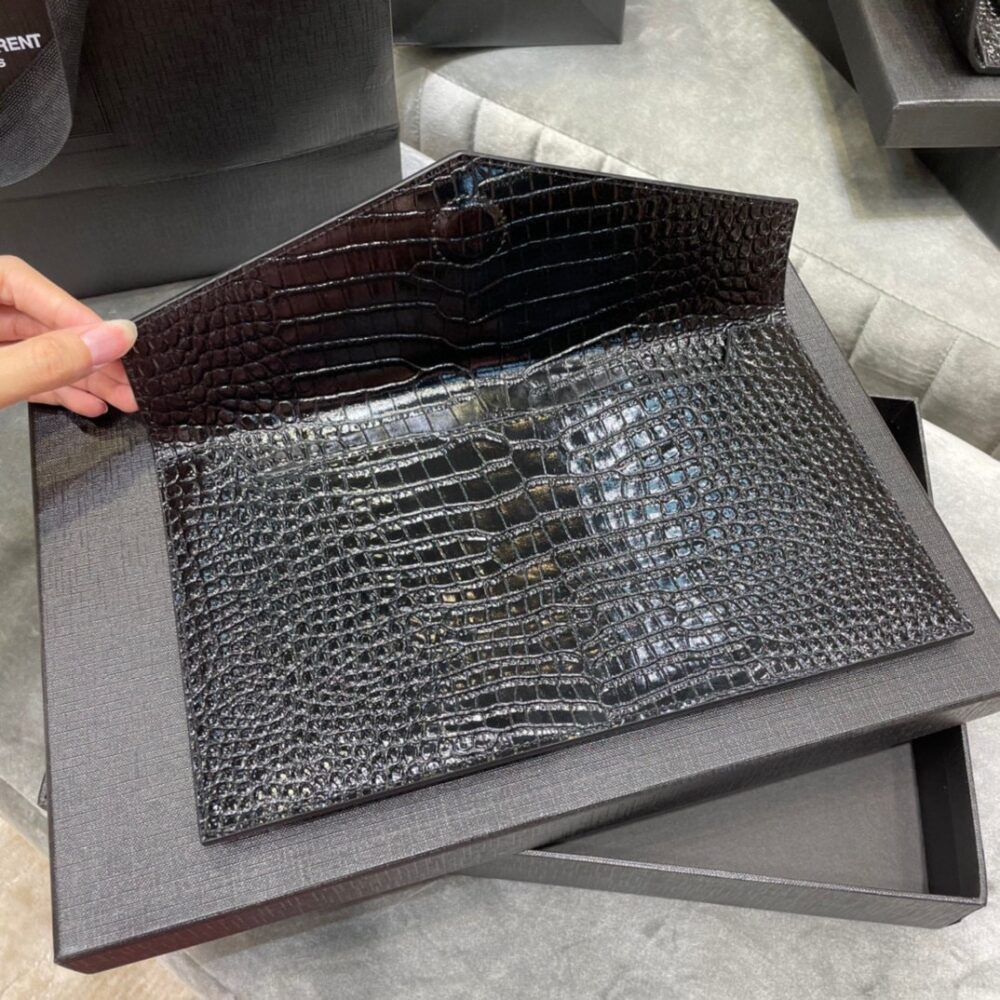 SAINT LAURENT UPTOWN POUCH IN CROCODILE EMBOSSED SHINY LEATHER GOLD BLACK 27CM 565739DND0J1000 - Image 4