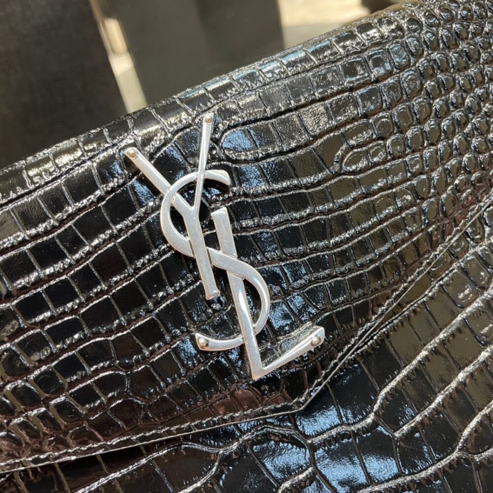 SAINT LAURENT UPTOWN POUCH IN CROCODILE EMBOSSED SHINY LEATHER SILVER BLACK 27CM 565739DND0N1000 - Image 3