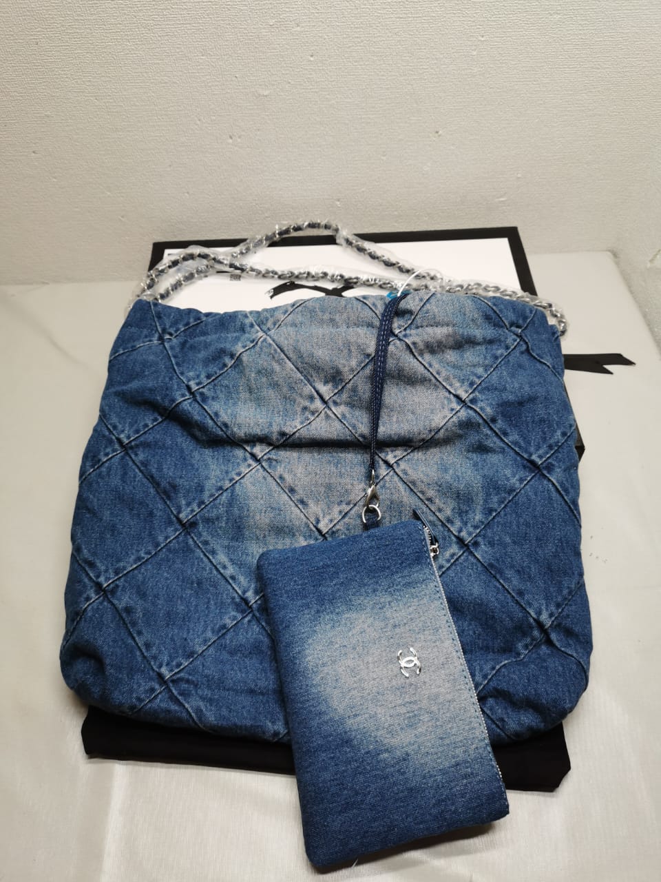 CHANEL 22 HANDBAG WASHED DENIM AS3261 B10439 NM981 - Image 2