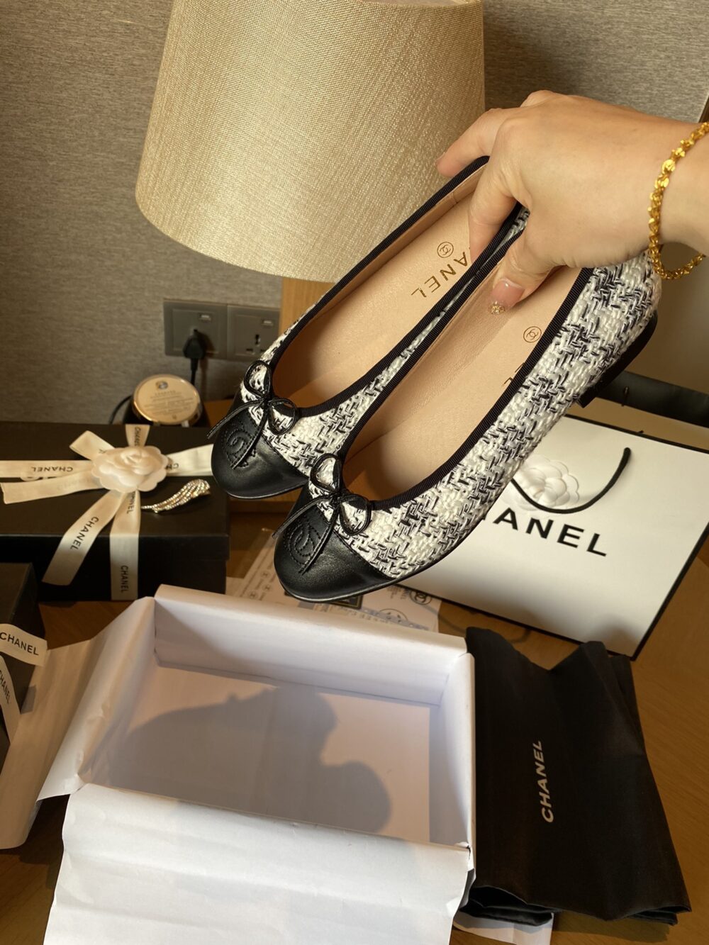 CHANEL PLAIN TOE RUBBER SOLE CASUAL STYLE TWEED WHITE - Image 3