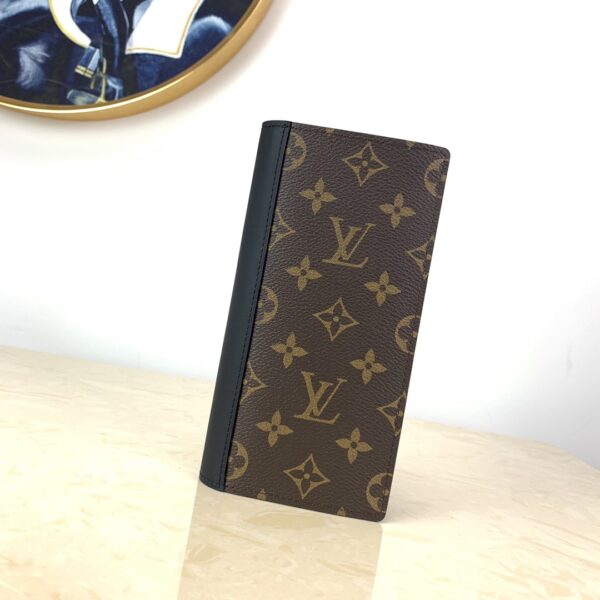 LOUIS VUITTON MONOGRAM BRAZZA WALLET M69410 - Image 4