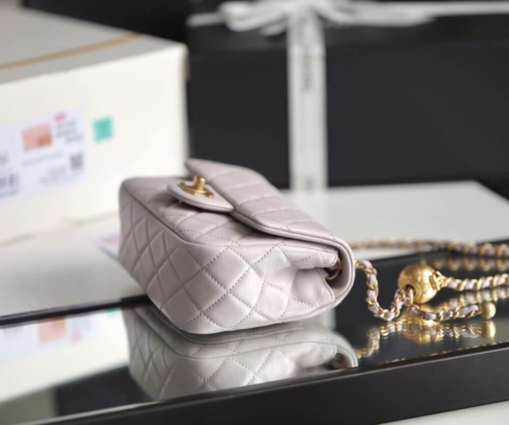 CHANEL QUILTED MINI FLAP BAG LIGHT PURPLE 18CM - Image 4