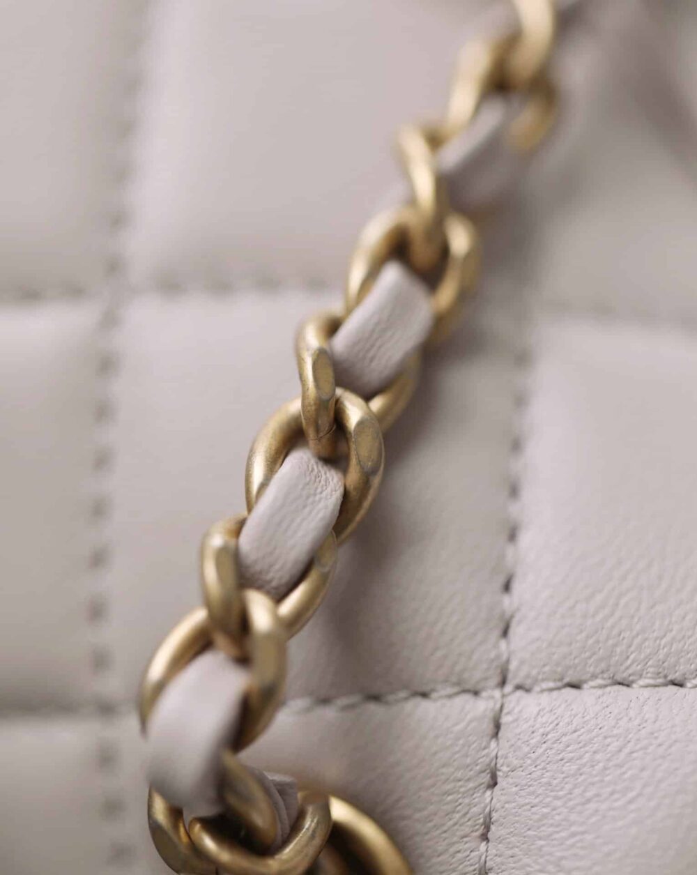 CHANEL QUILTED MINI FLAP BAG LIGHT PURPLE 18CM - Image 6