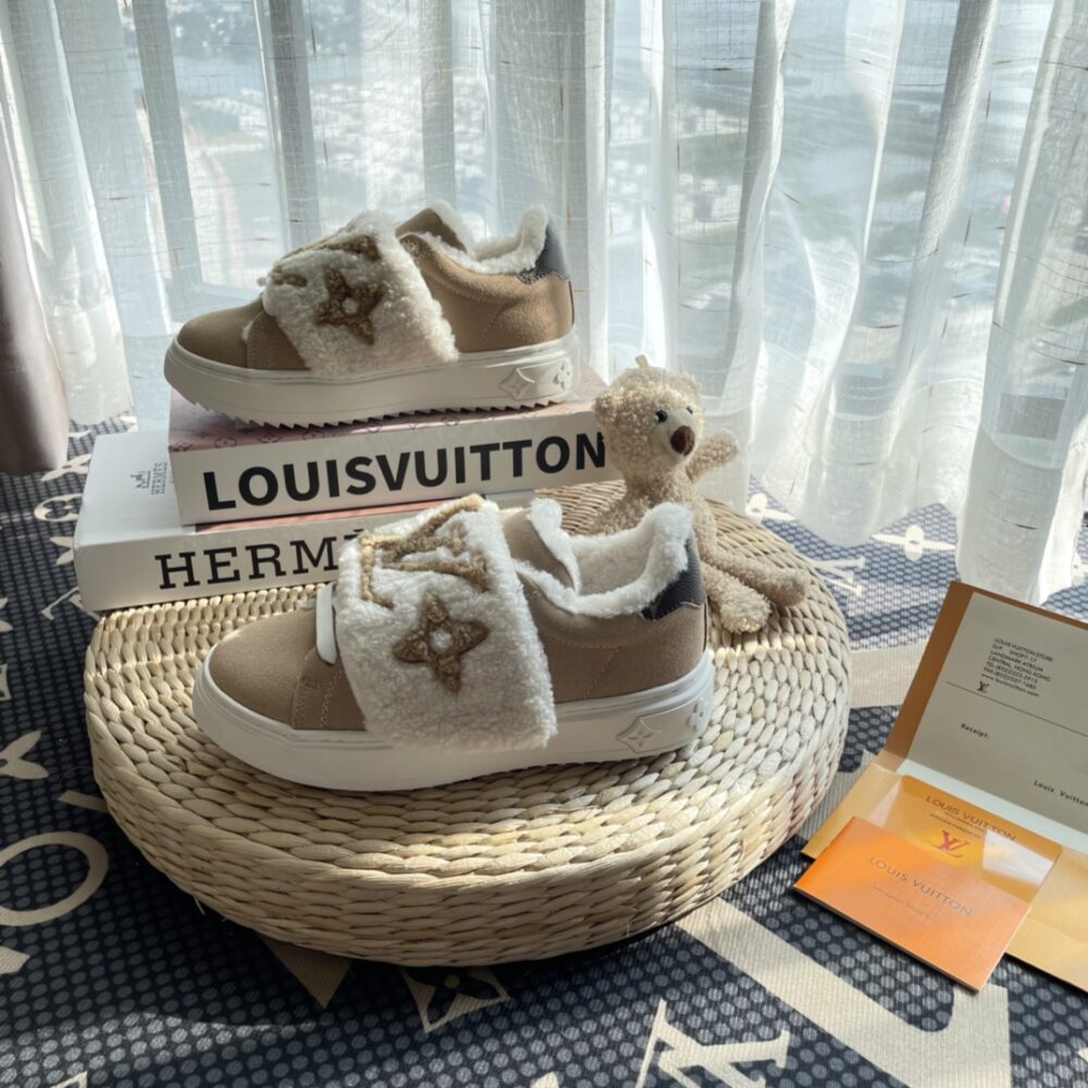 LOUIS VUITTON TIME OUT SNEAKER IN NATURAL 1AADU0 - Image 6