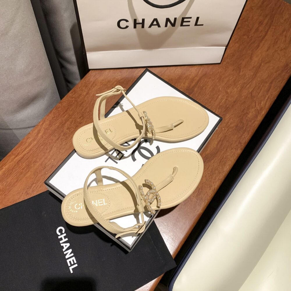 CHANEL GOLD PEARL CC LOGO THONG SANDALS BEIGE - Image 8