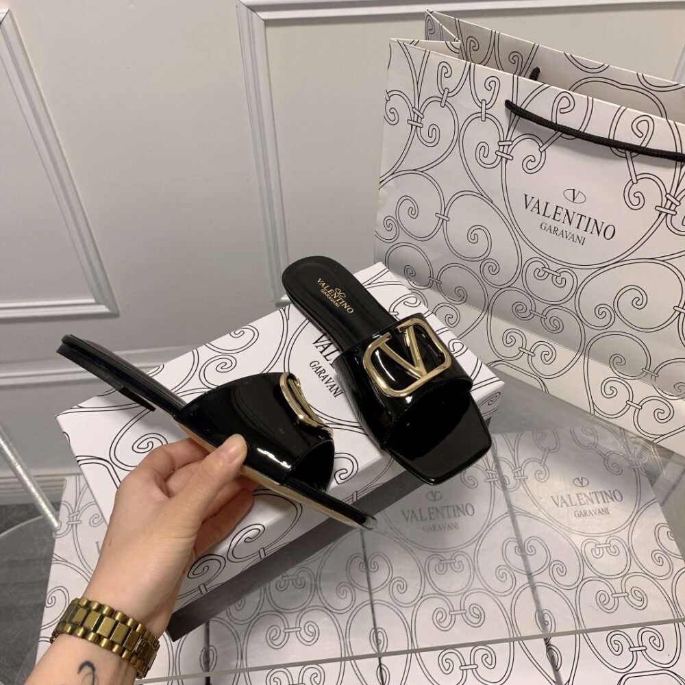VALENTINO VLOGO SIGNATURE SQUARE TOE SLIDE BLACK SANDAL - Image 7