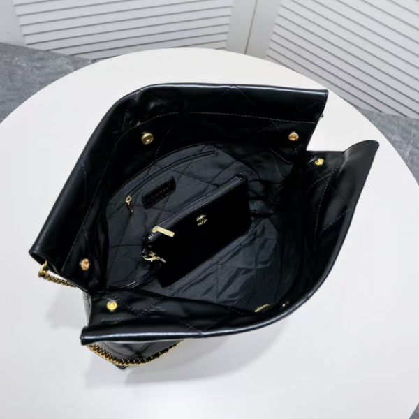 CHANEL 22 HANDBAG BLACK AS3261 - Image 7