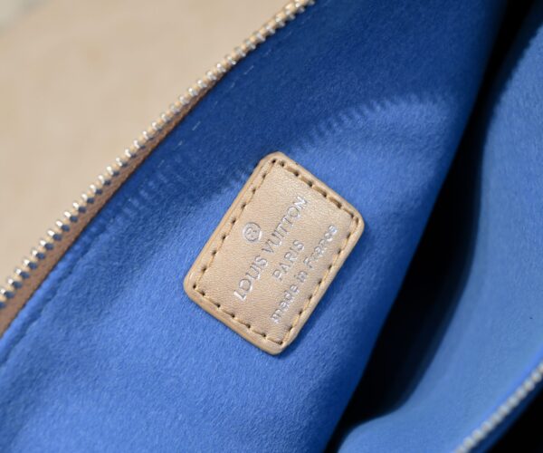 LOUIS VUITTON BOLSO COUSSIN PM GOLDEN 26CM M59278 - Image 10