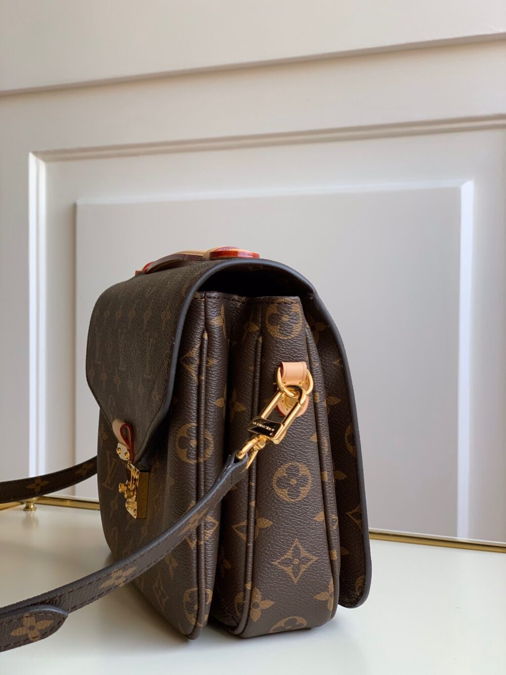 LOUIS VUITTON MONOGRAM CANVAS POCHETTE MÉTIS 25CM M44875 - Image 5