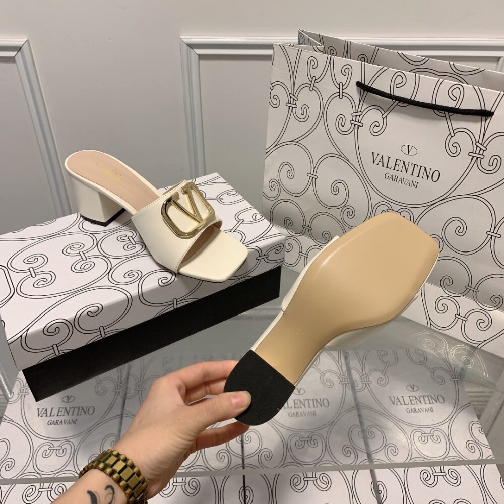 VALENTINO VLOGO SIGNATURE SQUARE TOE MIDDLE HEEL WHITE SLIDE SANDAL - Image 8