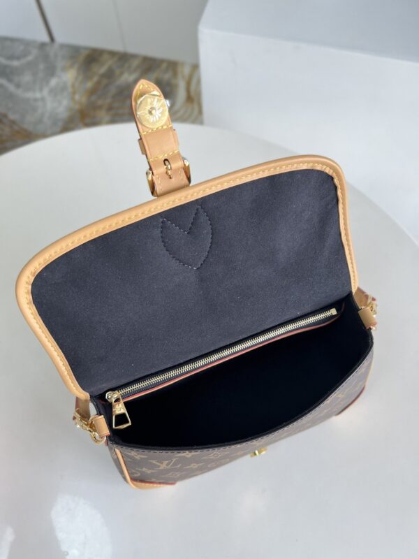 LOUIS VUITTON DIANE BLACK M45985 - Image 10