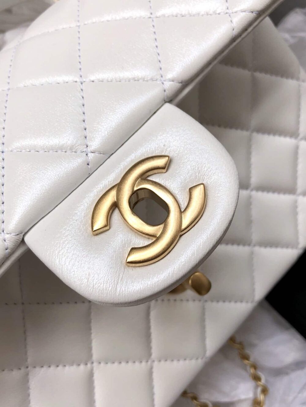 CHANEL MINI FLAP BAG WITH TOP HANDLE 20CM WHITE AS2431 - Image 4
