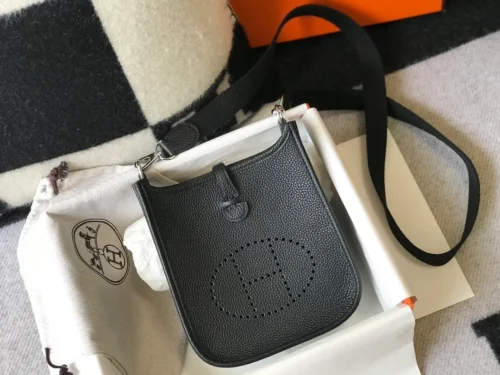 Alternative view of Hermes Evelyne 16 Amazone Black Bag 16Cm H069426Ckav