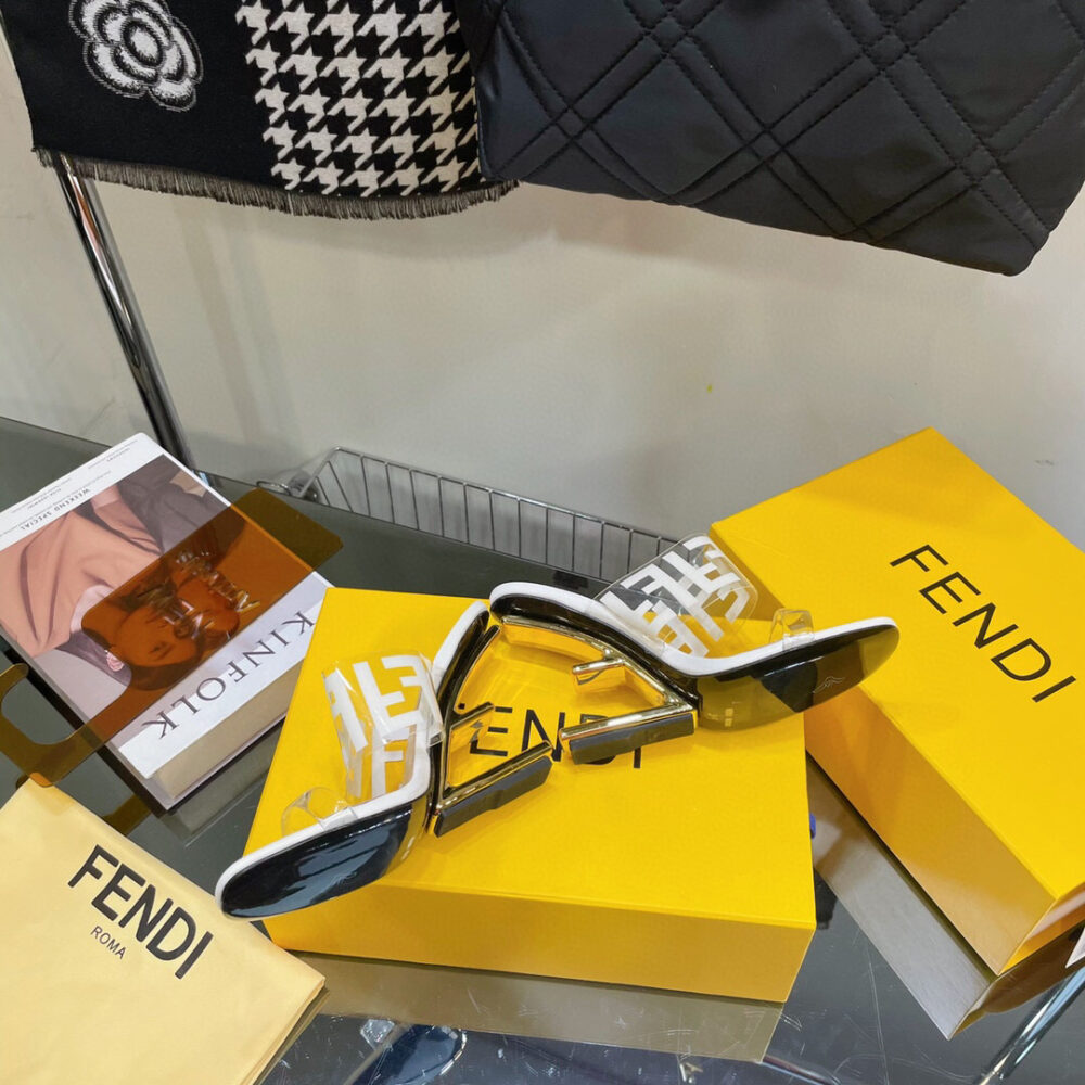 FENDI FIRST FF TRANSPARENT PLASTIC HANDLE WHITE - Image 8