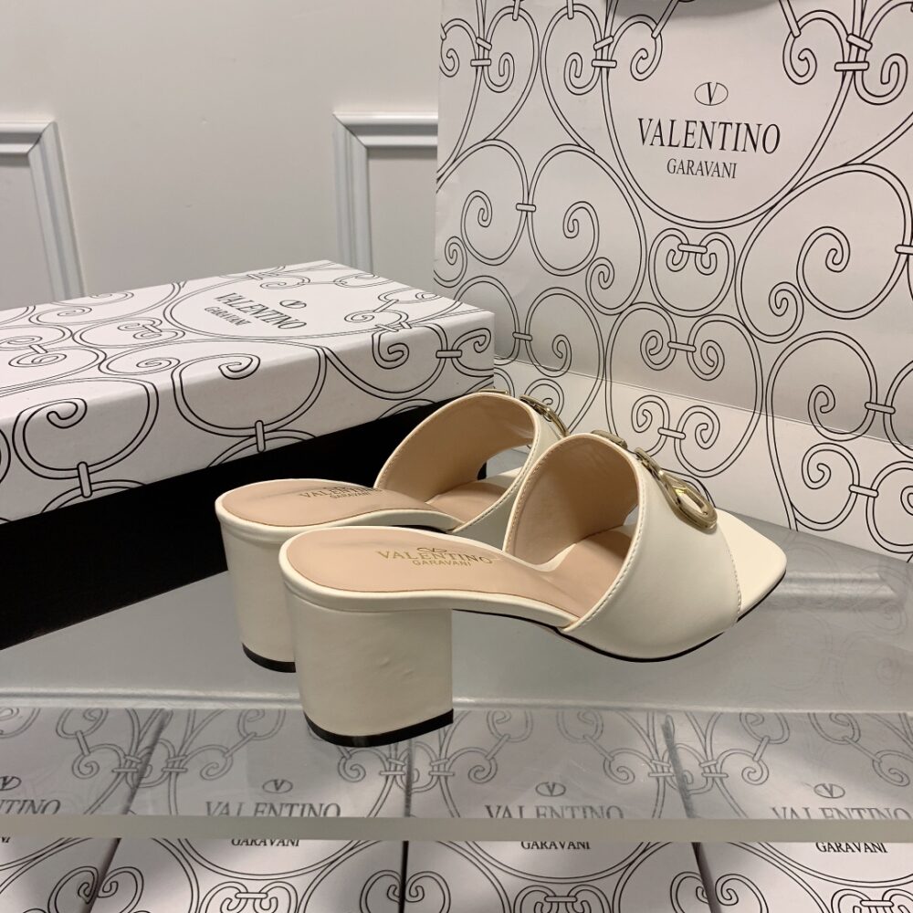 VALENTINO VLOGO SIGNATURE SQUARE TOE MIDDLE HEEL WHITE SLIDE SANDAL - Image 9