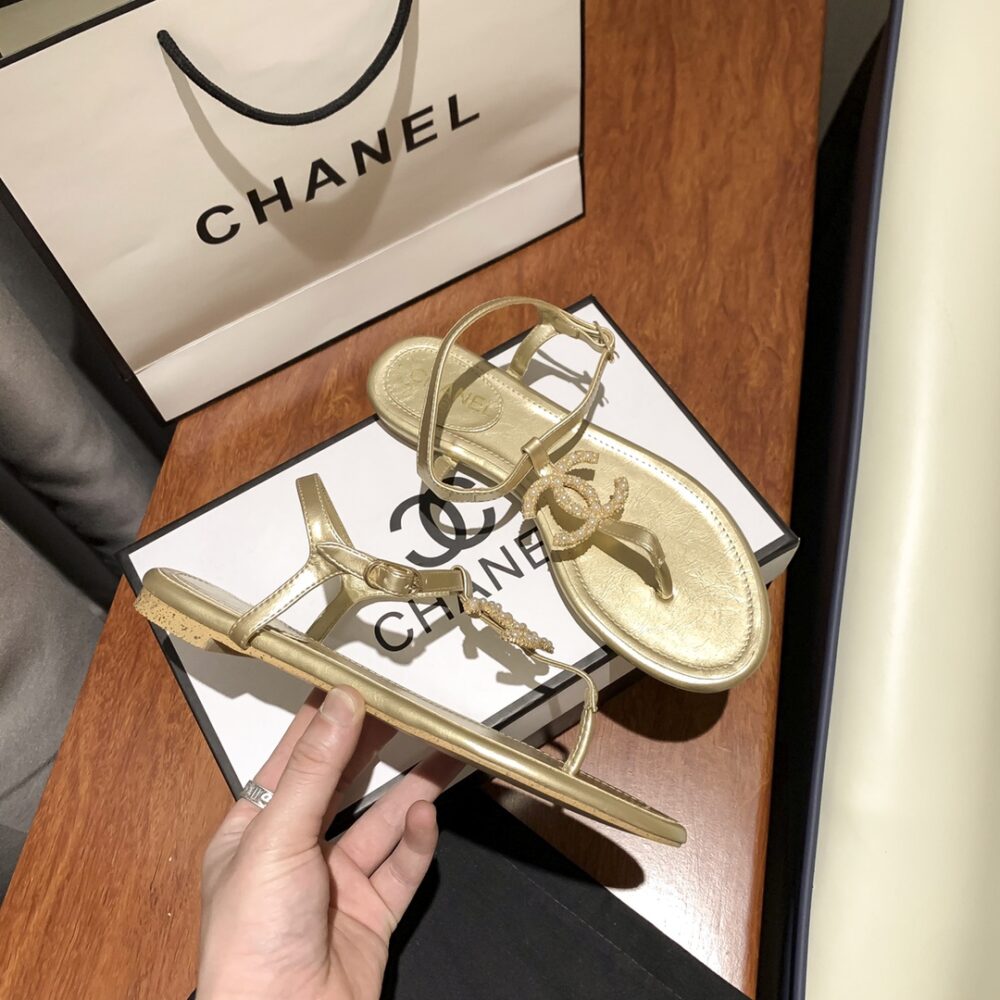 CHANEL GOLD PEARL CC LOGO THONG SANDALS GOLDEN - Image 6