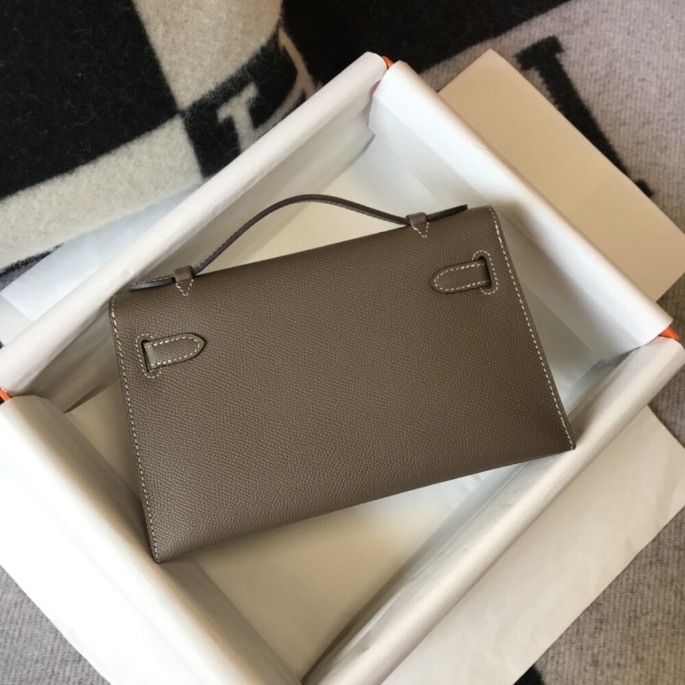 HERMES MINI KELLY POCHETTE GOLD TONED HARDWARE DARK BEIGE 22CM - Image 4