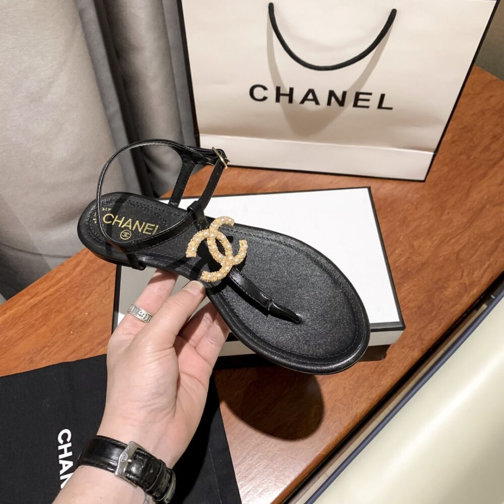 CHANEL GOLD PEARL CC LOGO THONG SANDALS BLACK - Image 8