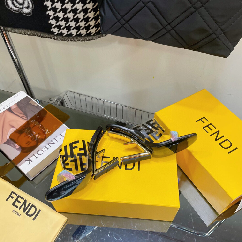 FENDI FIRST FF TRANSPARENT PLASTIC HANDLE BLACK - Image 8