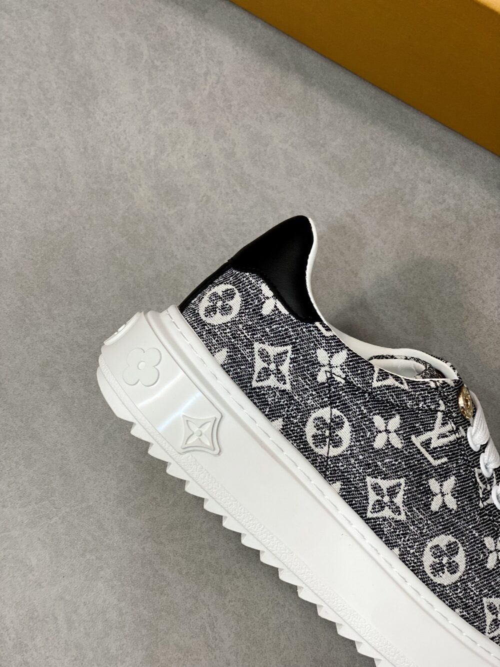 LOUIS VUITTON TIME OUT SNEAKER 1AAW2S - Image 7