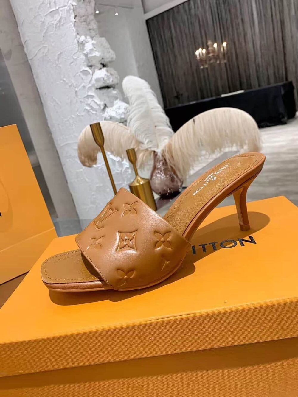 LOUIS VUITTON REVIVAL MULE BROWN - Image 5