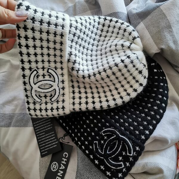 CHANEL CC WOOL BEANIE WHITE - Image 3
