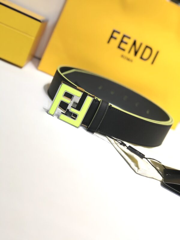 FENDI FF LEATHER BETL NEON GREEN 40MM - Image 4