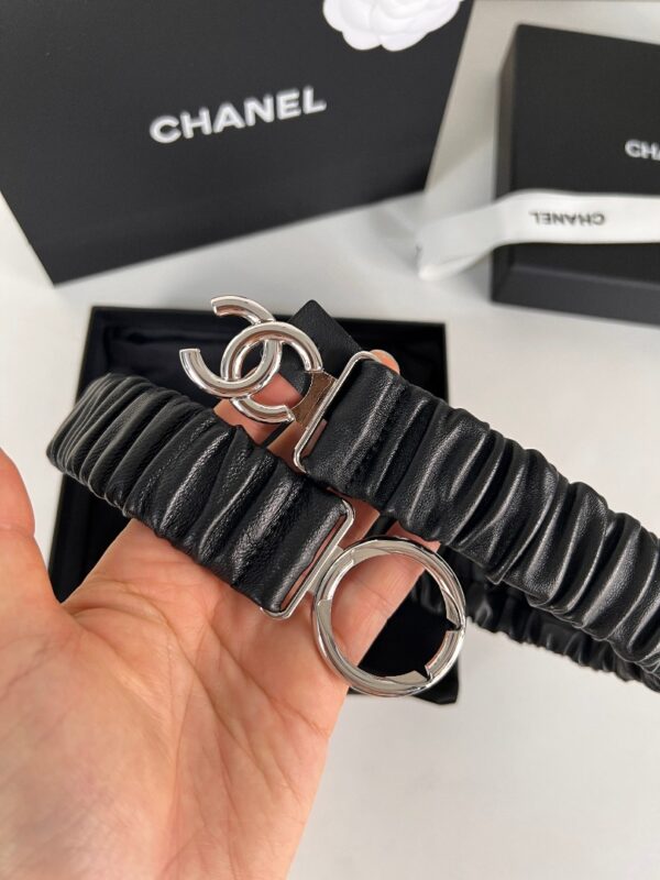 CHANEL BETL WITH SILVER CC LOGO 30MM - Image 6