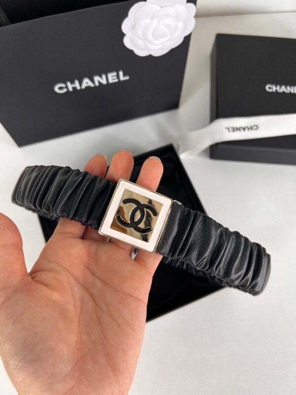 CHANEL BETL WITH GOLD CC LOGO 30MM - Image 6
