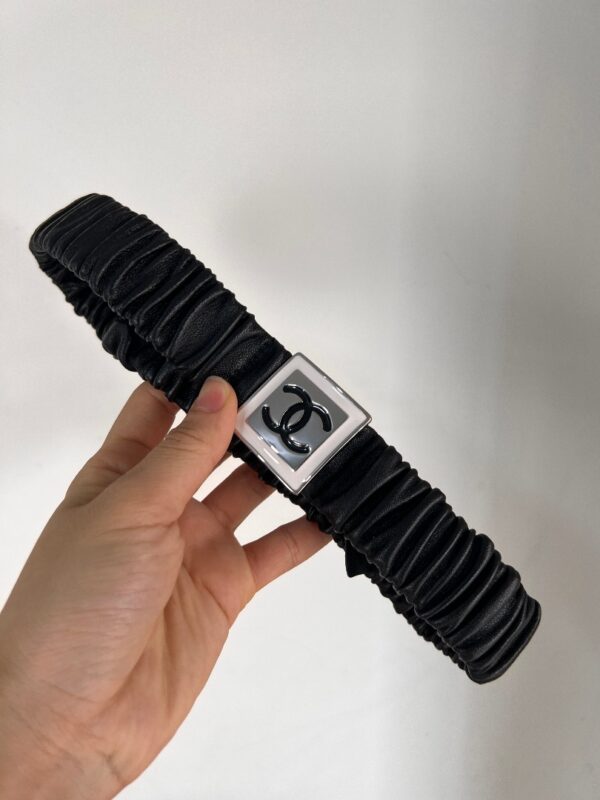 CHANEL BETL WITH SILVER CC LOGO 30MM - Image 7