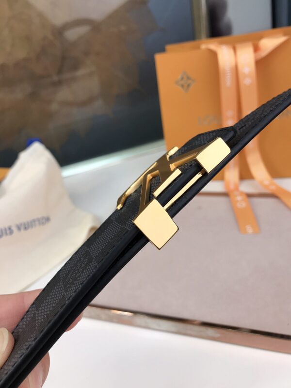 LOUIS VUITTON LV CEINTURE INITIALES REVERSIBLE GOLD 4CM - Image 5