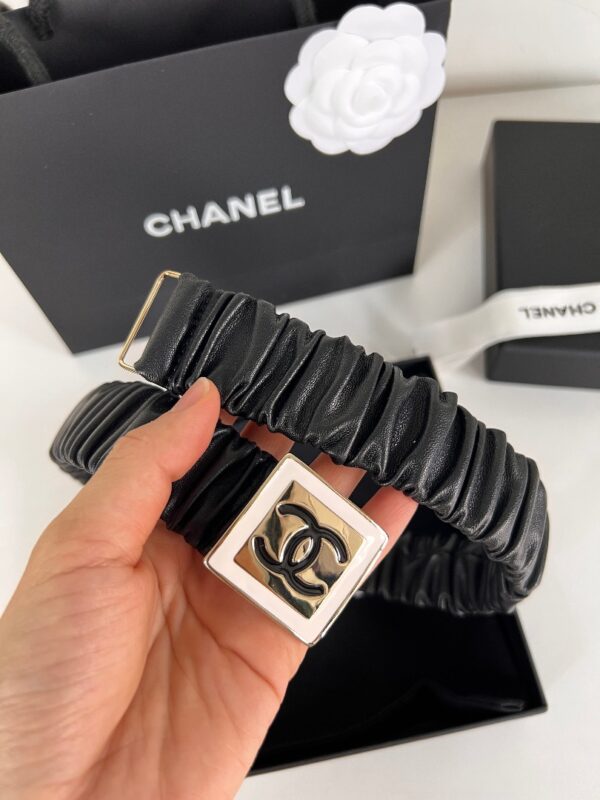 CHANEL BETL WITH GOLD CC LOGO 30MM - Image 5