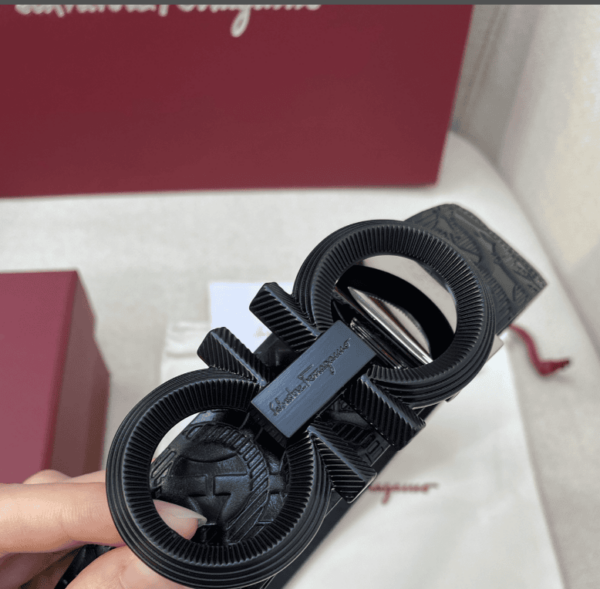 SALVATORE FERRAGAMO GANCINI REVERSIBLE BLACK LEATHER BELT - Image 5
