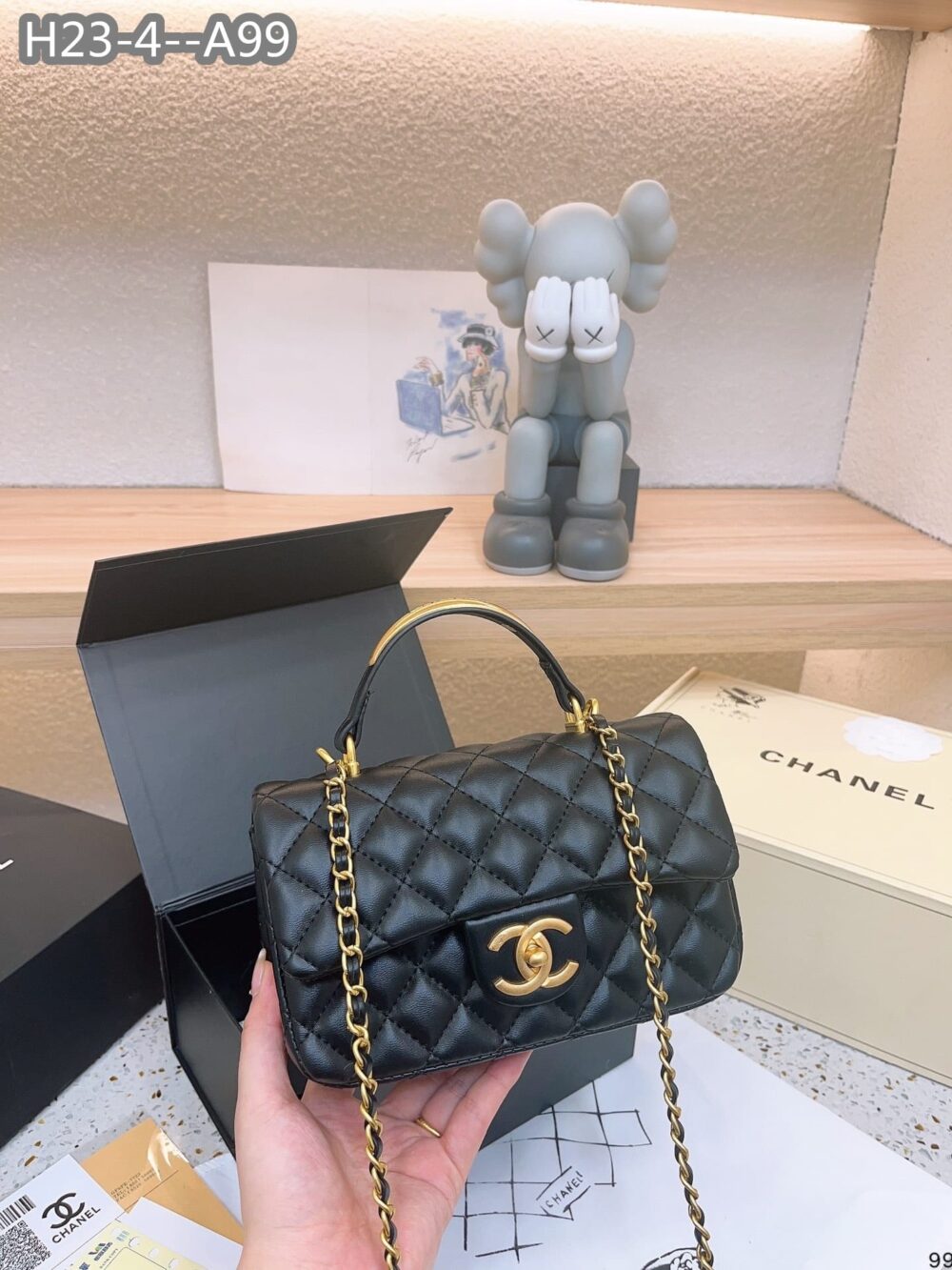 CHANEL 22B FLAP BAG WITH GOLD HARDWARE TOP HANDLE BLACK 21CM AS2431 - Image 4