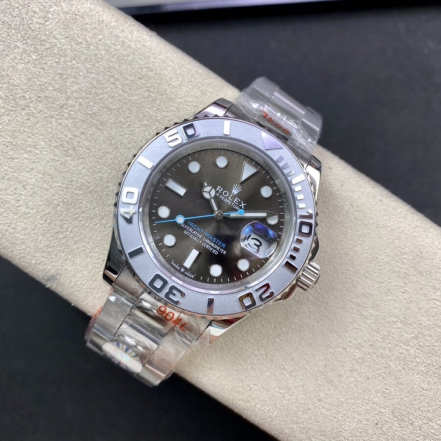 Alternative view of Rolex Yacht Master Silver Black Dial 40mm 126622 0001