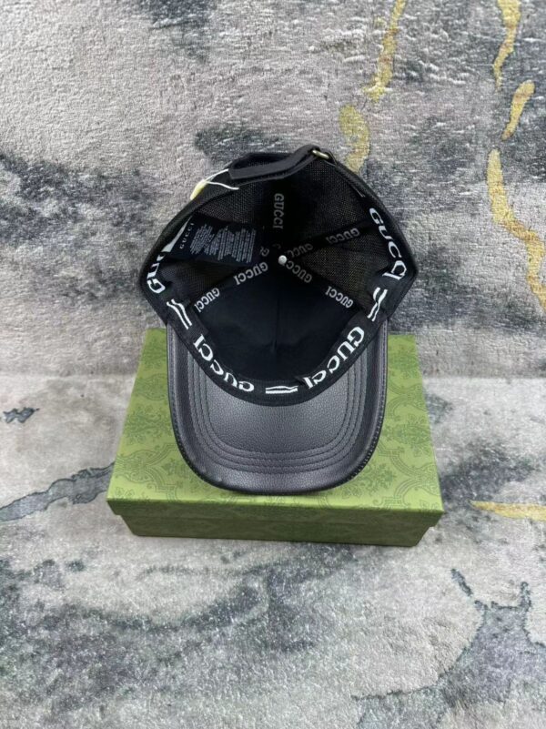 GUCCI GG PRINT LEATHER BASEBALL CAP BLACK - Image 2