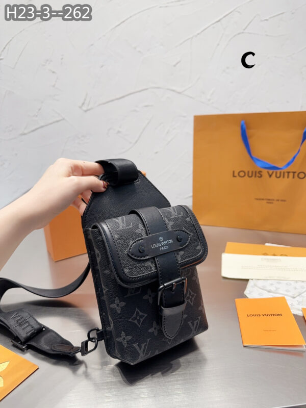LOUIS VUITTON SAUMUR SLING BAG BLACK 21CM M45912 - Image 2