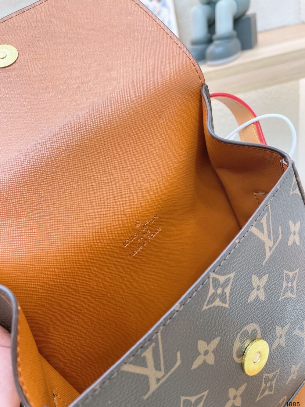 LOUIS VUITTON MONOGRAM CANVAS SAINT CLOUD BAG 18CM - Image 8