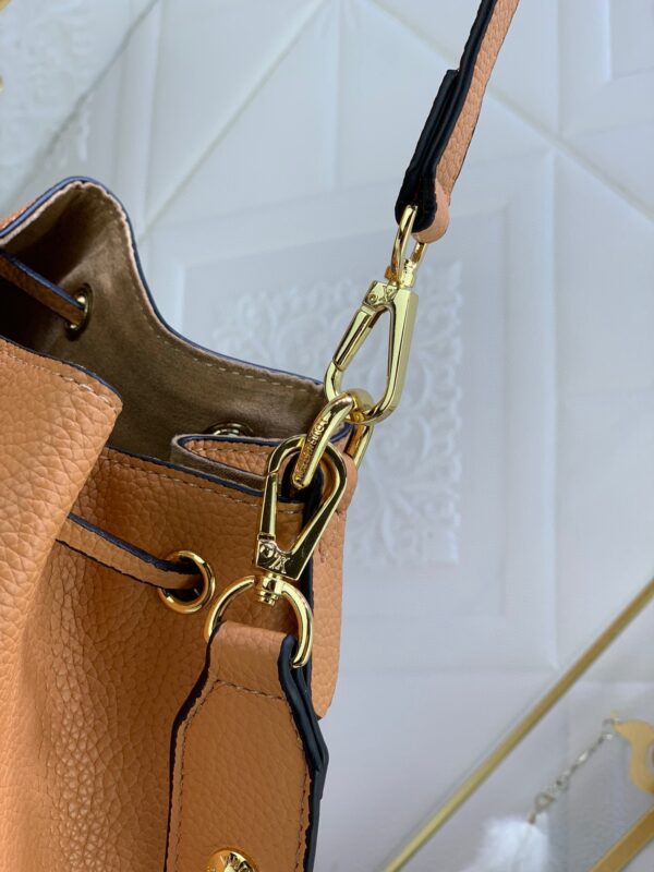 LOUIS VUITTON LOCKME BUCKET BROWN 23CM - Image 7