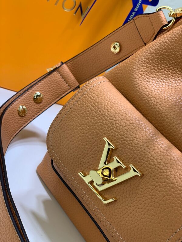 LOUIS VUITTON LOCKME BUCKET BROWN 23CM - Image 4