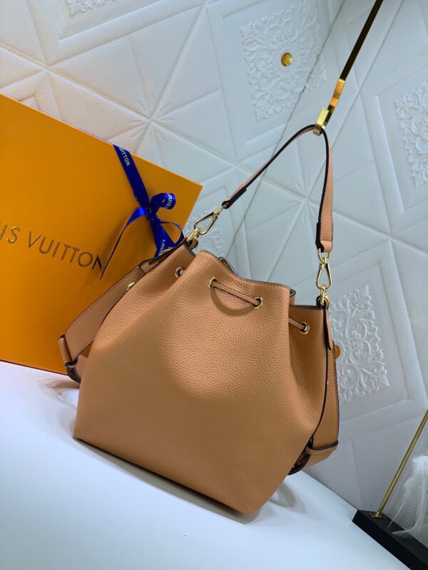LOUIS VUITTON LOCKME BUCKET BROWN 23CM - Image 8