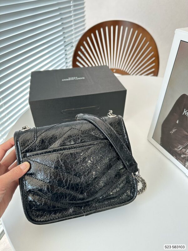 SAINT LAURENT NIKI VINTAGE LEATHER CHAIN WALLET BLACK 19CM - Image 6