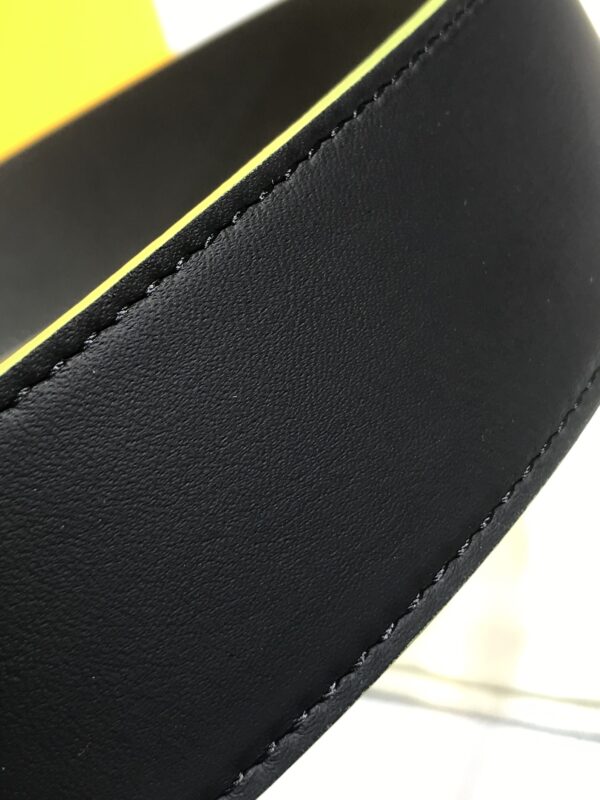 FENDI FF LEATHER BETL NEON GREEN 40MM - Image 3