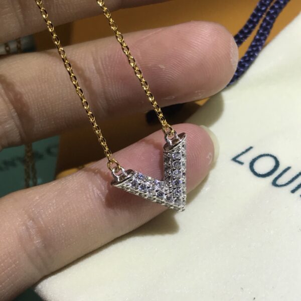 LOUIS VUITTON CRYSTAL ESSENTIAL V NECKLACE M68033 - Image 3
