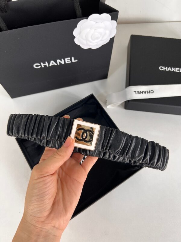 CHANEL BETL WITH GOLD CC LOGO 30MM - Image 2